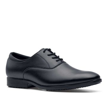 Shoes for Crews Ambassador, slanke zwarte antislipschoenen voor heren in geklede stijl | SKU 20331 | driekwartsaanzicht