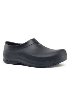 Shoes for Crews Radium, zwarte klompen voor zowel dames als heren met zeer goede antislip - driekwartsaanzicht | SKU 69578